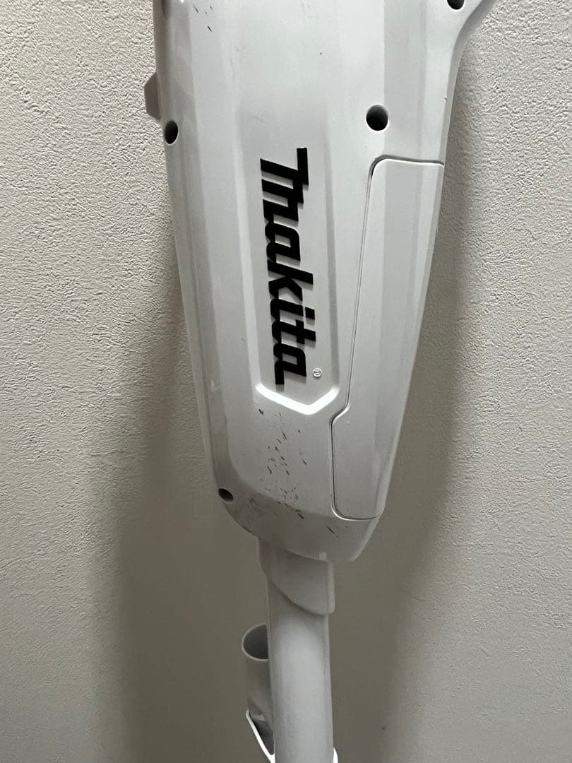 マキタコードレス掃除機　10.8v CL107FD　紙パック10枚付き