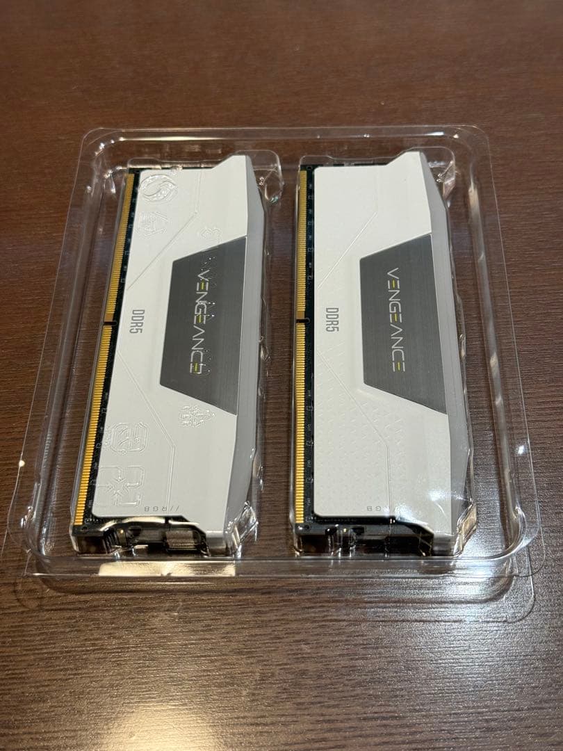 メモリー CORSAIR VENGEANCE RGB 64GB DDR5-5600MHz