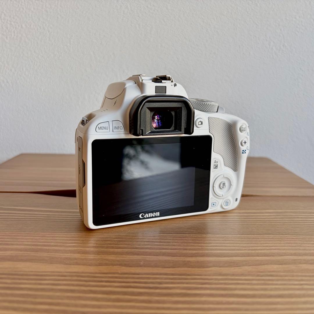 Canon EOS Kiss X7 ホワイト ズームレンズ＋40mm単焦点レンズ