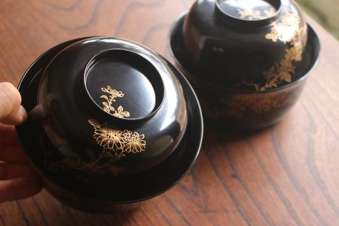 時代逸品！端正な時代黒漆に極上菊蒔絵の映える大椀2点（検懐石道具蒔絵椀茶道具