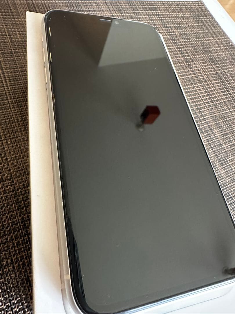 iPhone 11 ホワイト