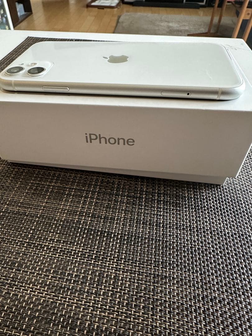 iPhone 11 ホワイト
