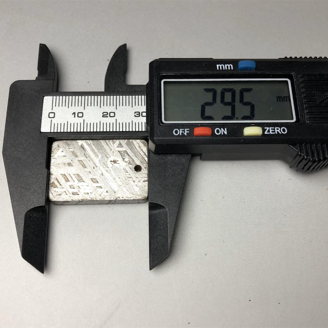 アルタイ隕石　 鉄隕石　メテオライト　ペンダントトップ　重さ約22ｇ