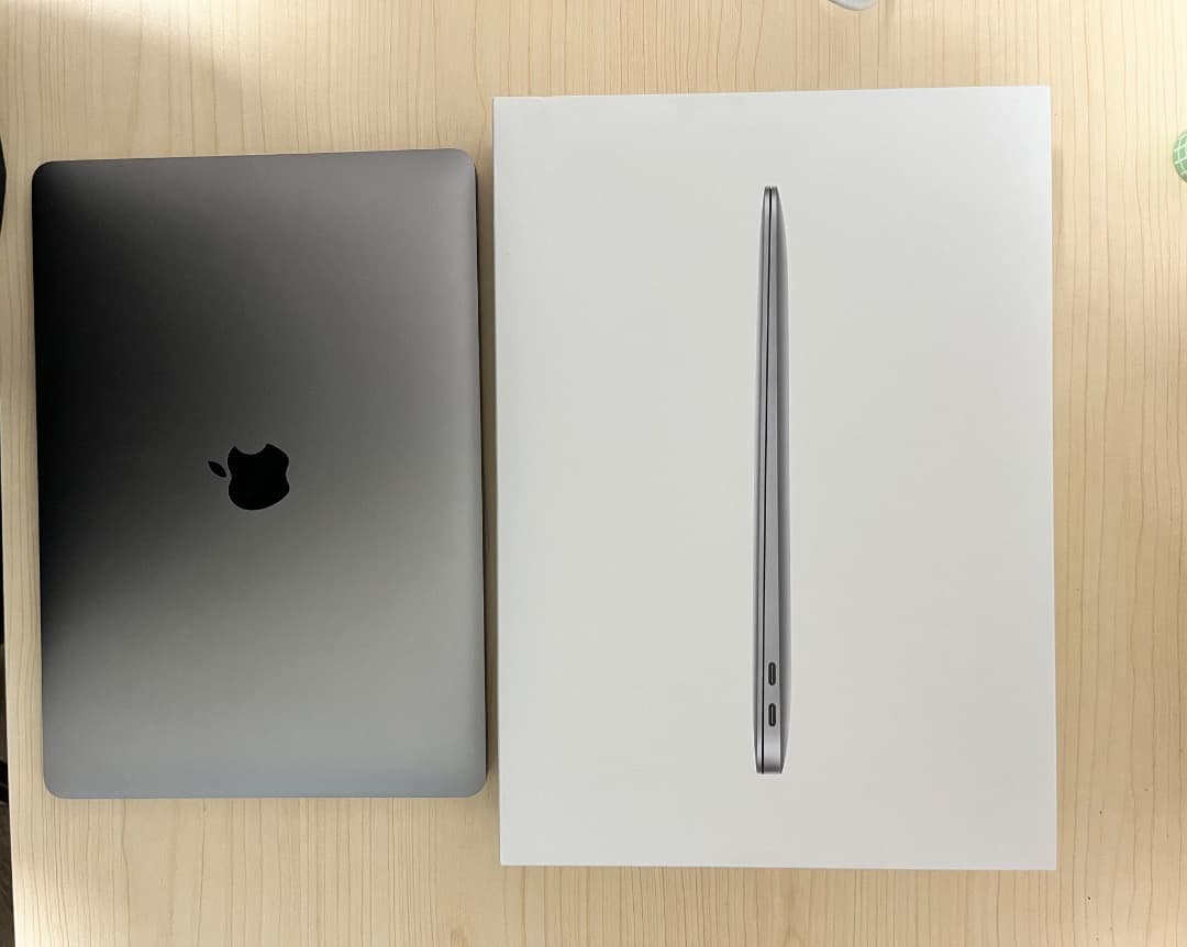 MacBook Air M1 256GB 充電17回 8Gb