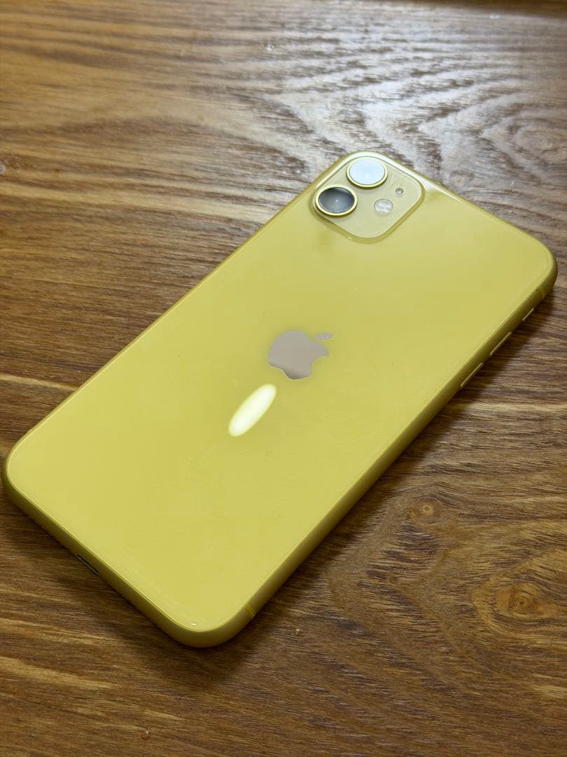 iPhone 11 イエロー 本体 SIMロック解除済　バッテリー純正交換済