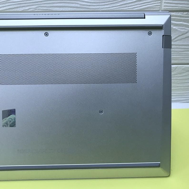 極美品》2024年製 HP 第13世代 高速NVMe256GB/16GBメモリ