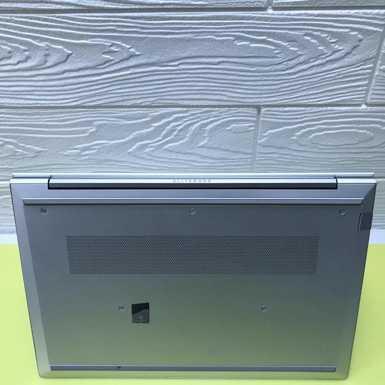 極美品》2024年製 HP 第13世代 高速NVMe256GB/16GBメモリ