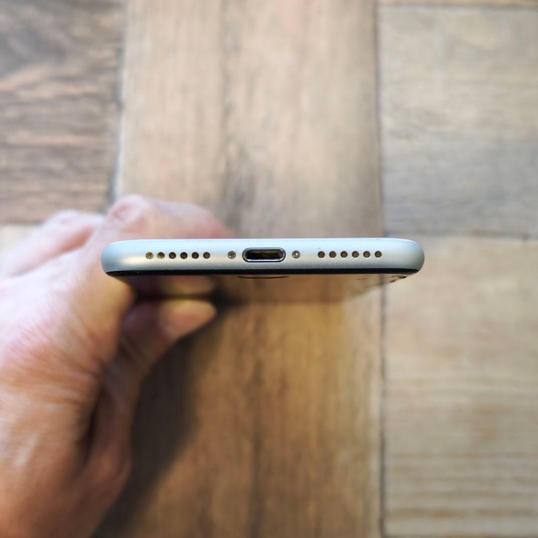 iPhone SE2ホワイト 64GB初期化済 a2275
