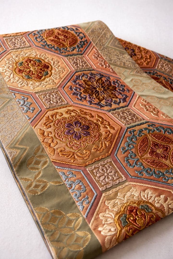 高級刺繍テーブルランナー高級な帯リメイク正絹 唐織 唐織錦 蜀江花文様 180