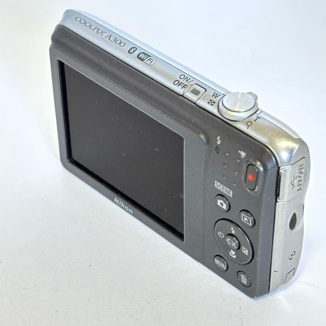 Nikon coolpix A300 ニコン　コンデジ　SDカード付シルバー