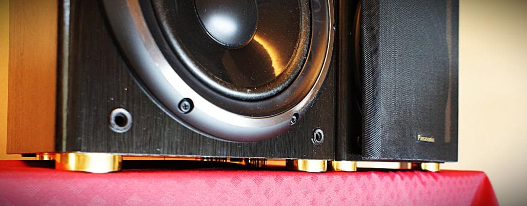 Panasonicスピーカー　SB-D50 木製インシュレータ付き