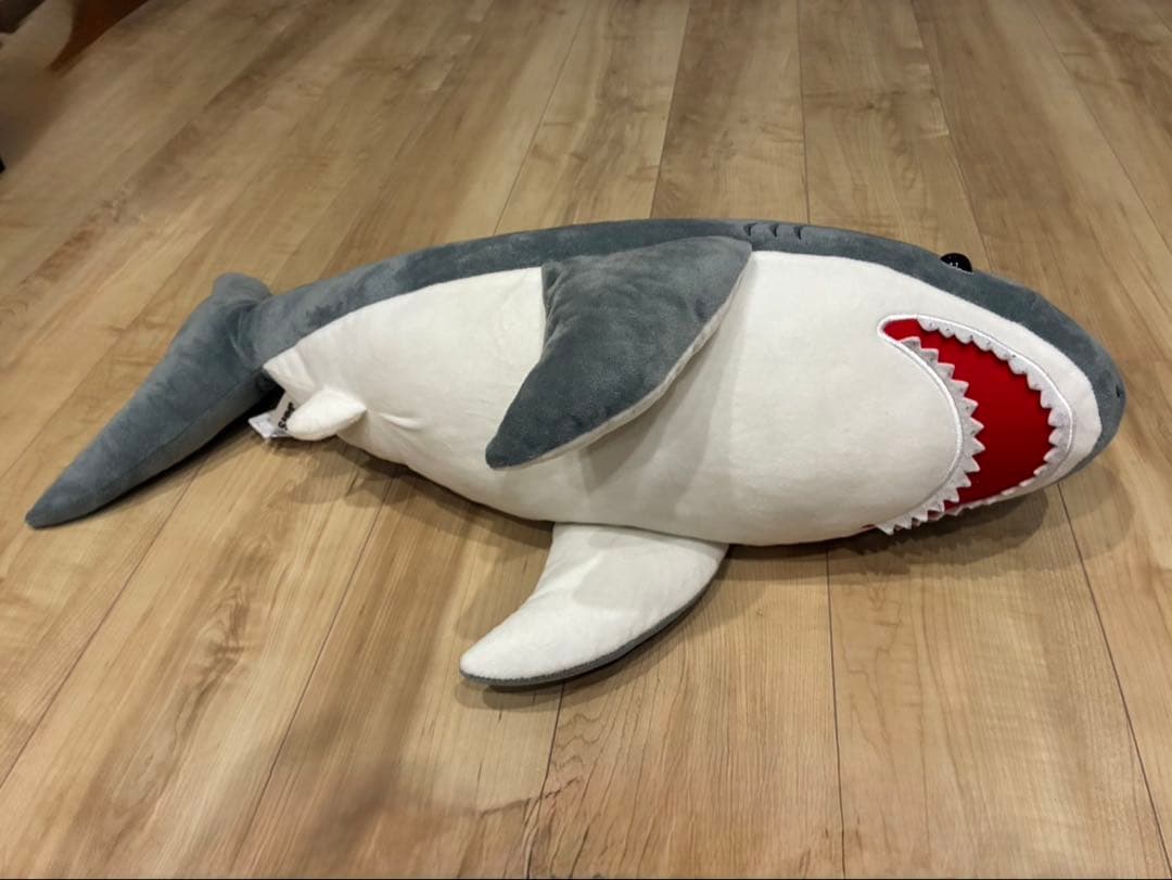 サメ ぬいぐるみ グレーとホワイト