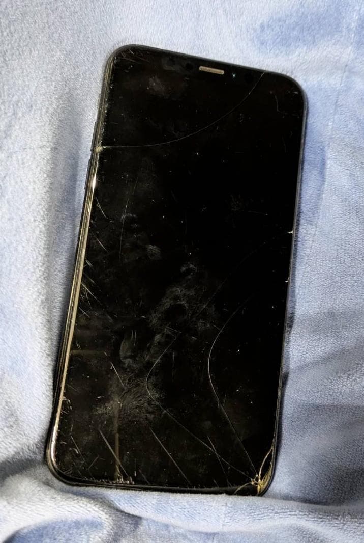 【ジャンク】iPhone XS 256GB（バッテリー75%）