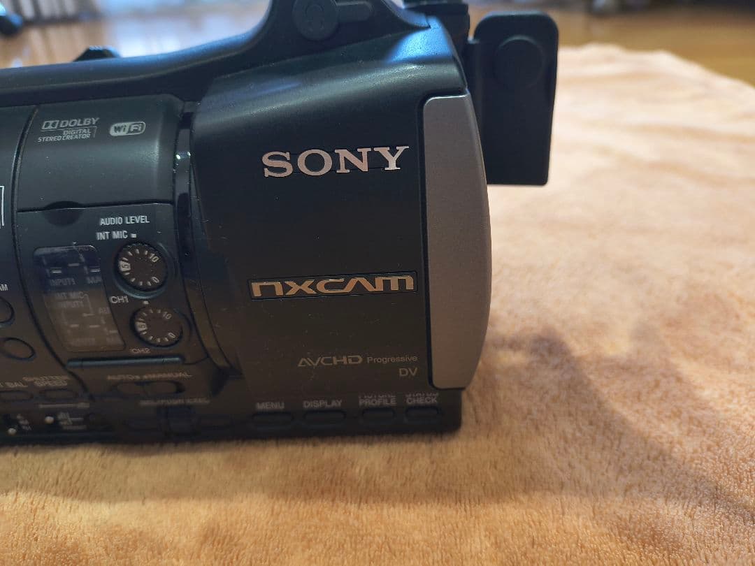 早いもの勝ち！予備バッテリー付き！！ビデオカメラレコーダーHXR-NX3！