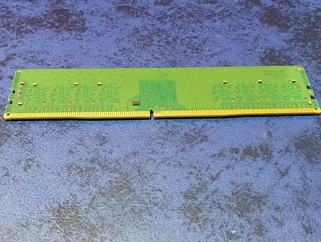★Crucial 16GB DDR4 メモリー(CT2K8G4DFRA32A)★