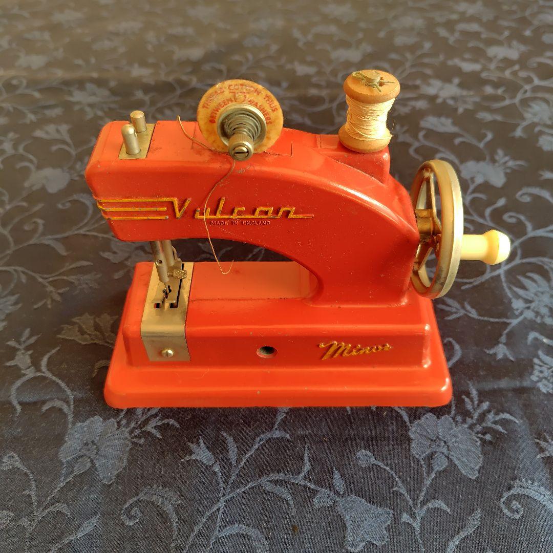 イギリスアンティーク　Vulcan Mini 赤色トイミシン