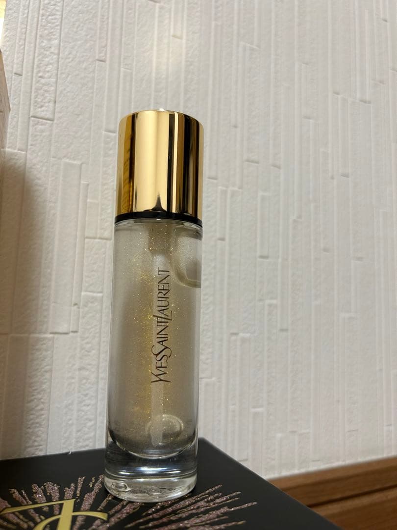 Yves Saint Laurent タッチブラープライマー