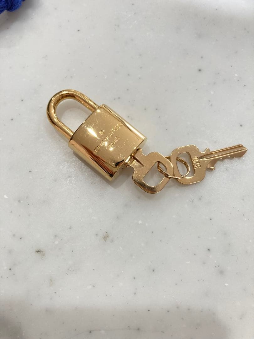 Louis Vuitton 南京錠 鍵付き