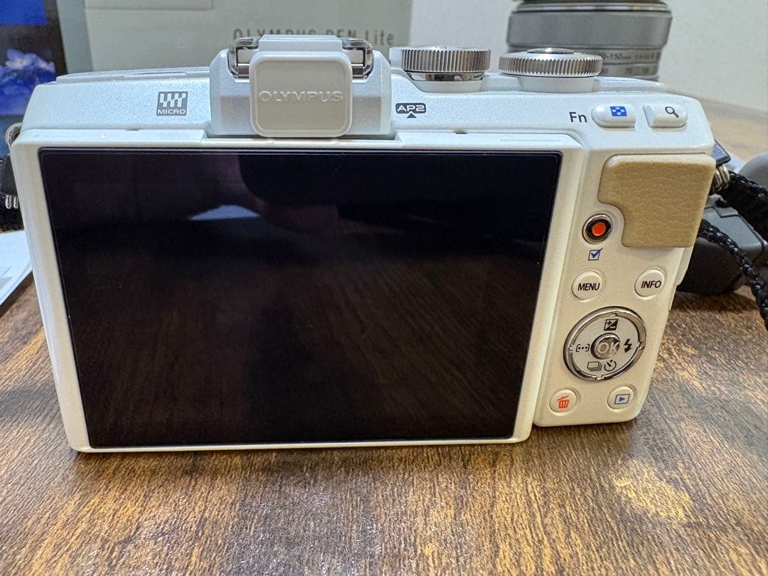 OLYMPUS PEN Lite E-PL7 ミラーレス一眼カメラ