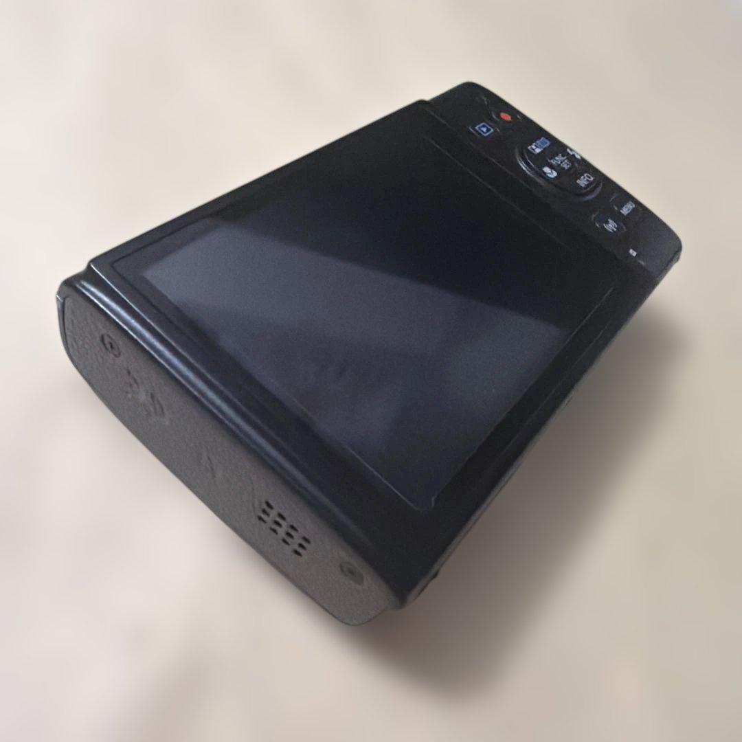 Canon IXY 650 コンパクトデジタルカメラ　バッテリーなし