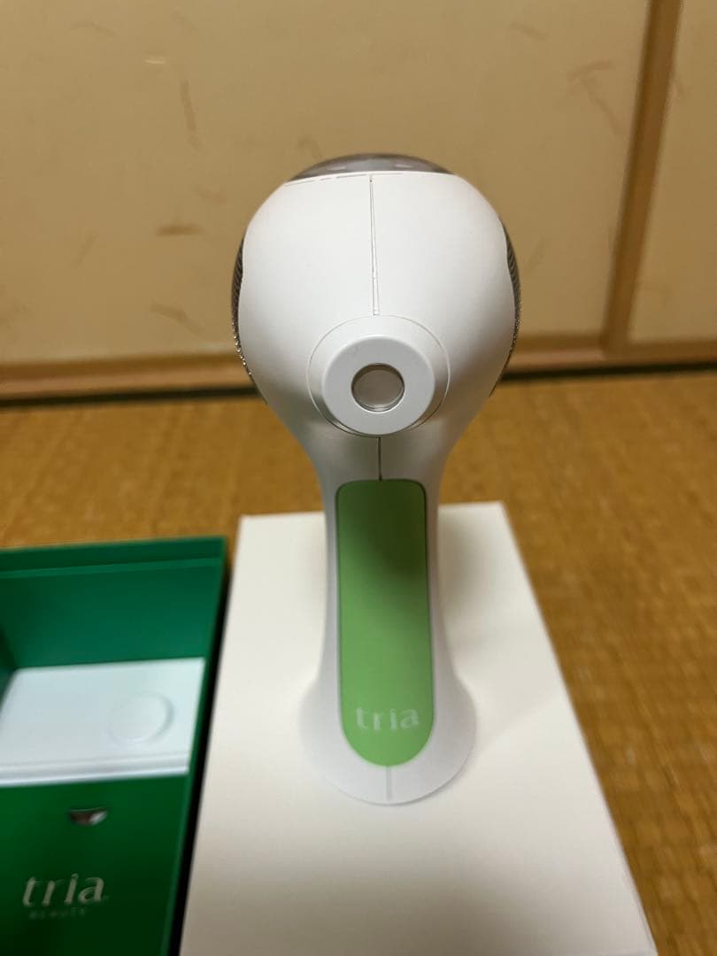 トリア 脱毛器 ホワイト・グリーン 充電器付き