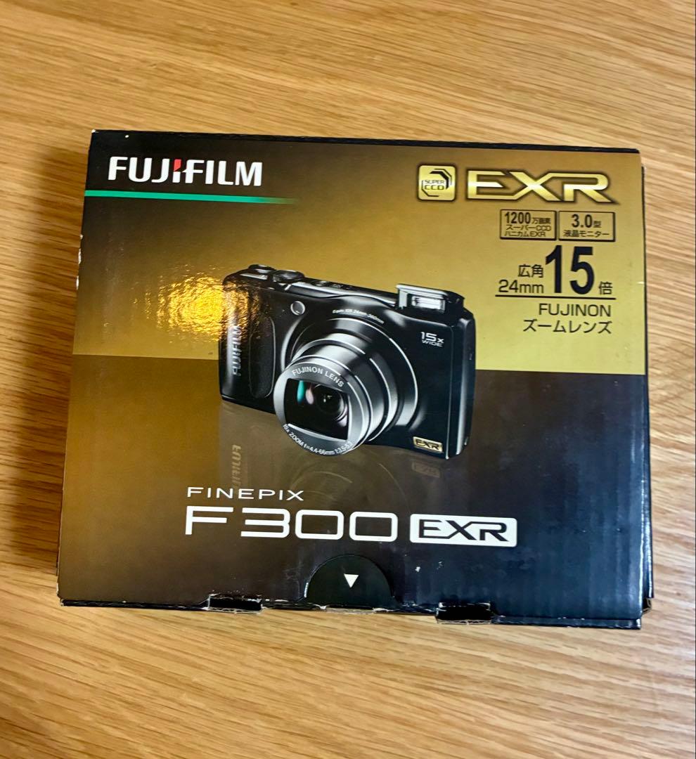 FUJIFILM 　FINPIX　 F300　EXR