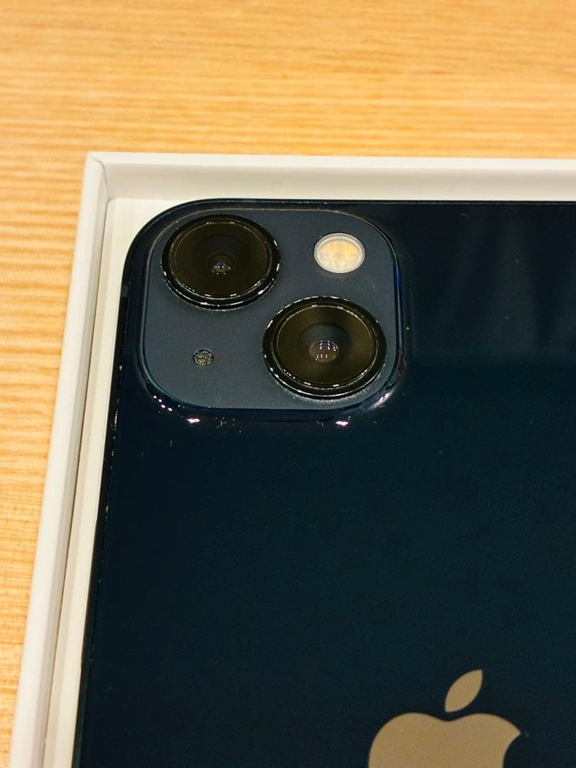 iPhone13 本体　ミッドナイト　simフリー　lightningケーブル付