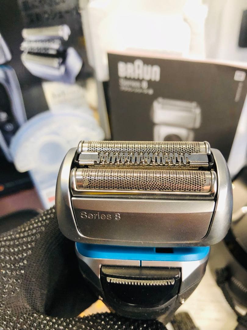 【美品】BRAUNSeries 8 8390cc-Vブラウンメンズ電気シェーバー