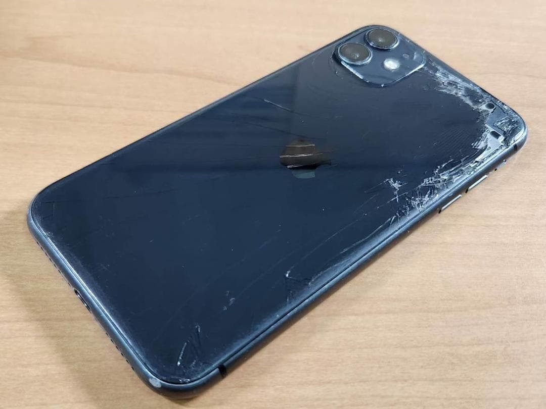 031900M iPhone 11 A2221 128GB ジャンク