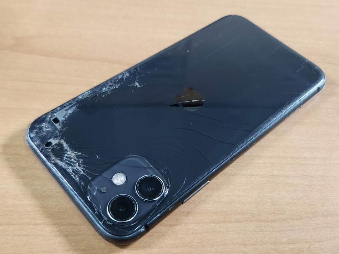 031900M iPhone 11 A2221 128GB ジャンク