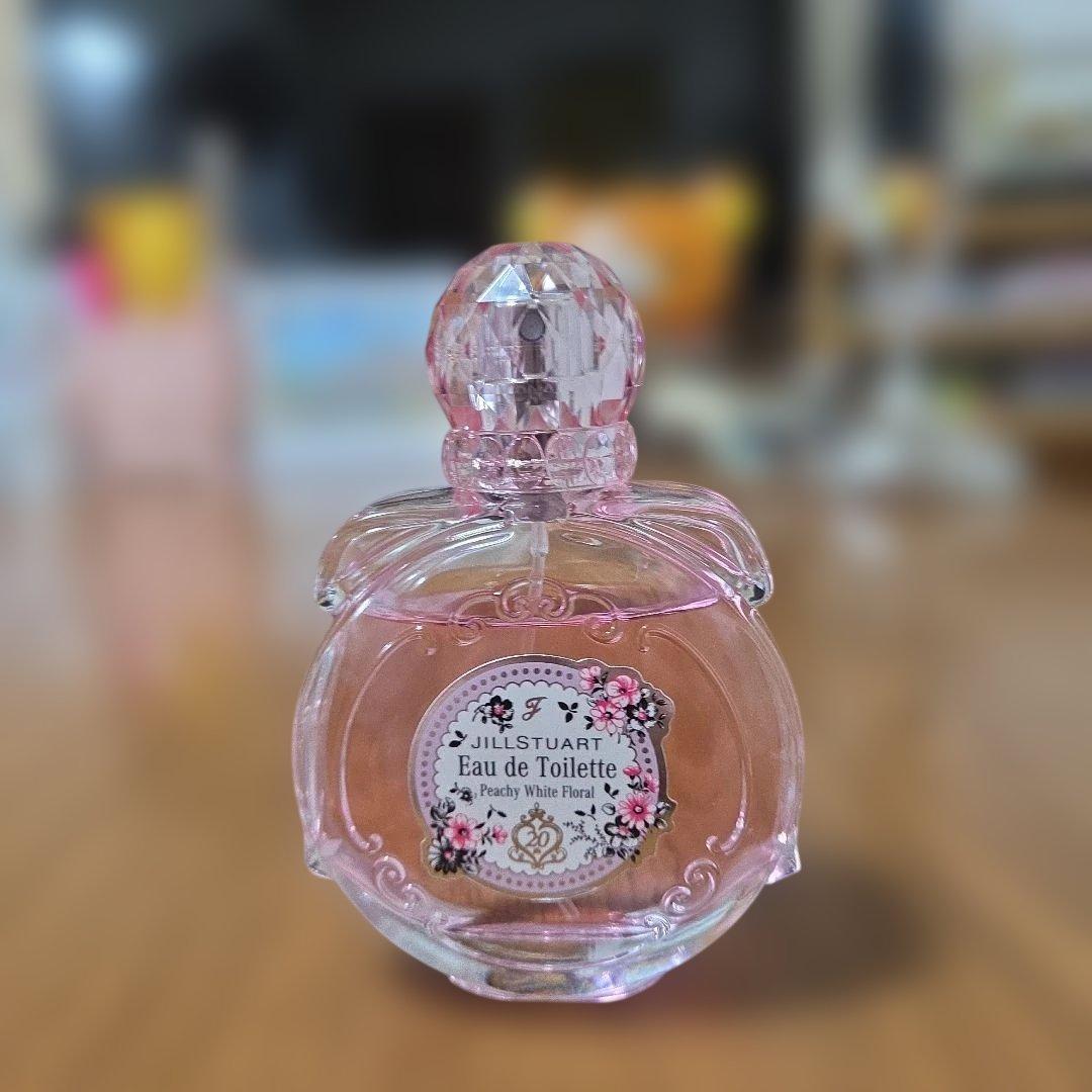 ジルスチュアート　ストロベリー&ティー、ピーチーホワイトフローラル　各50ml