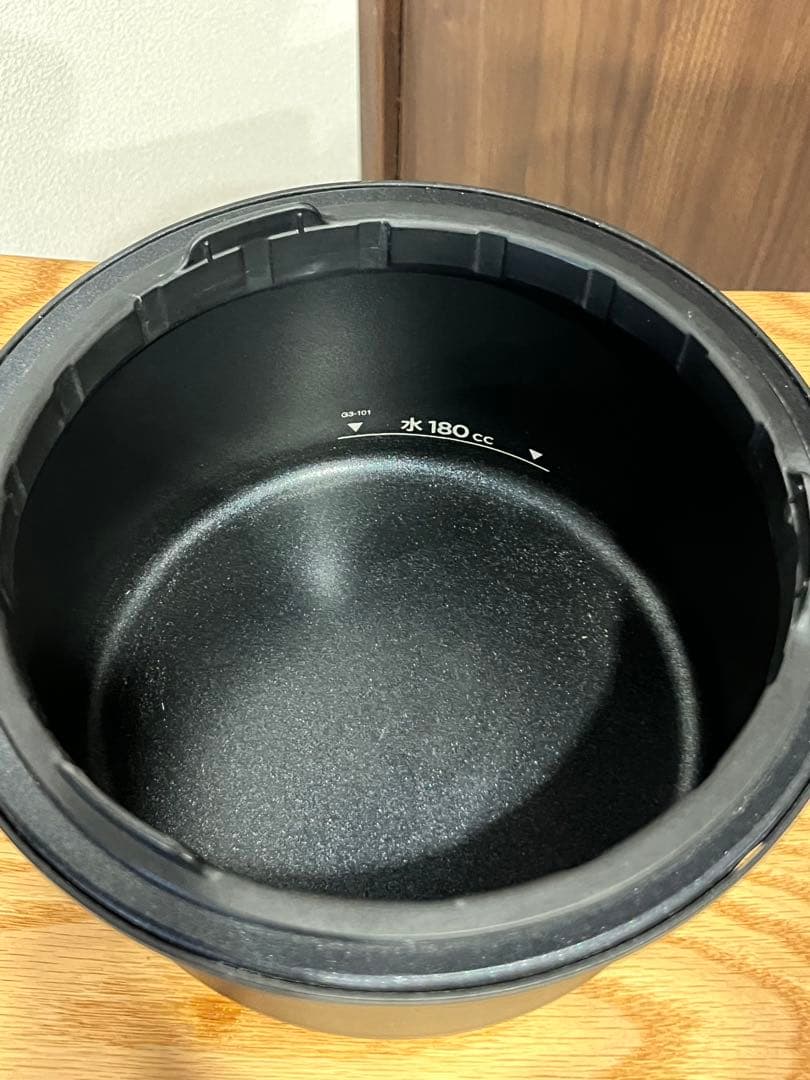 【美品】バルミューダ炊飯器 The Gohan (K08A-BK)