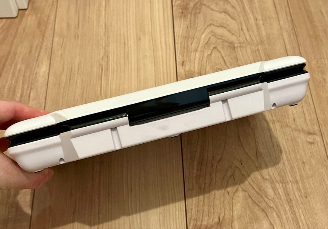 Avox ポータブル ブルーレイプレーヤー APBD-1030HW