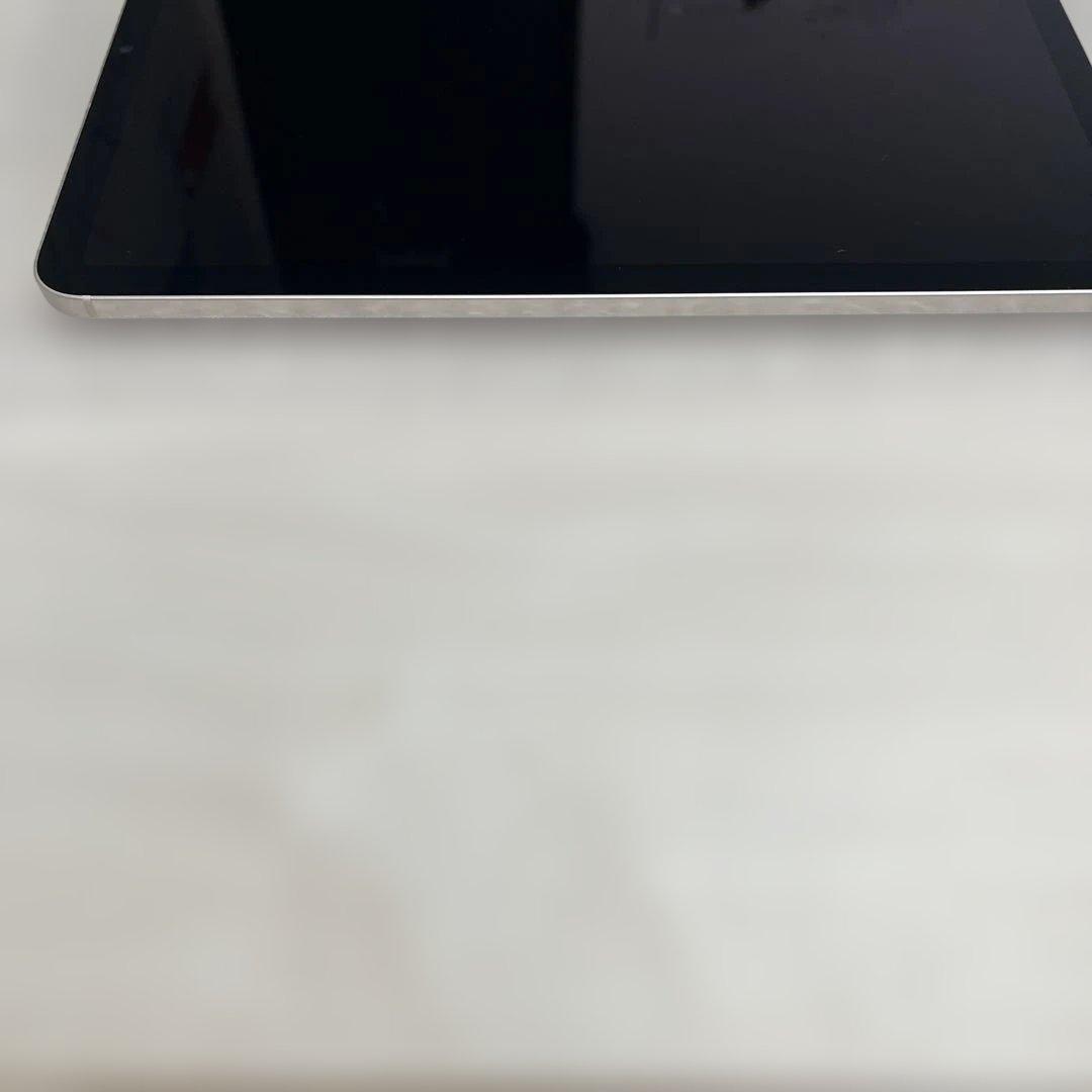 【美品】iPad Air 第5世代 256GB Wi-Fi + Cellular