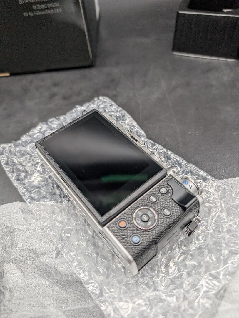 【新品同様】OM SYSTEM PEN E-P7 EZダブルズームキット