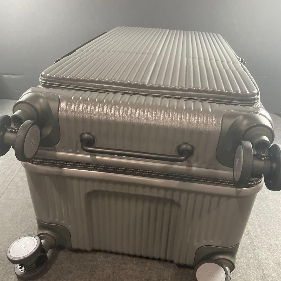 スーツケース ベーシック 5.2kg