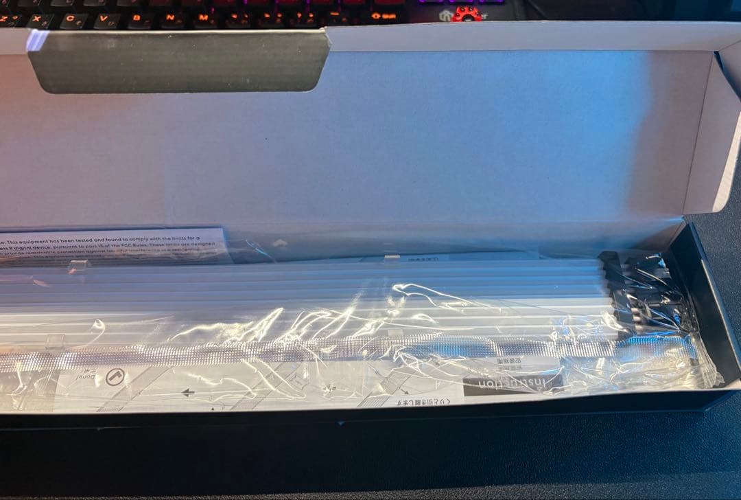 LIANLI ARGBエクステンションテーブル GPU(PCIe) 2x8PIN