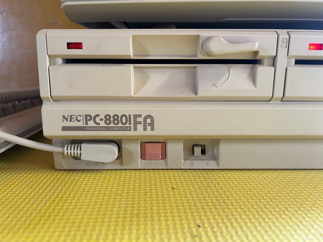 ま*ン様 【O-1576】NEC PC-8801FA PC-KD854 レトロ