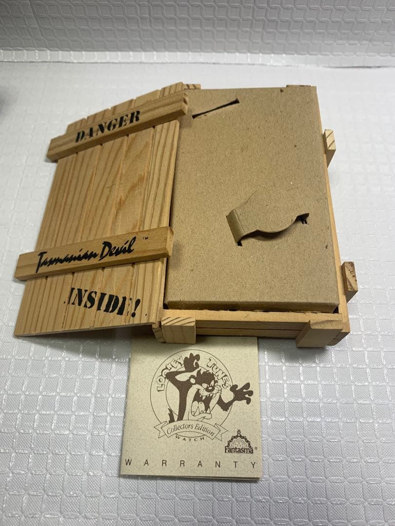 からくり腕時計！Looney Tunes Tasmanian Devil 腕時計