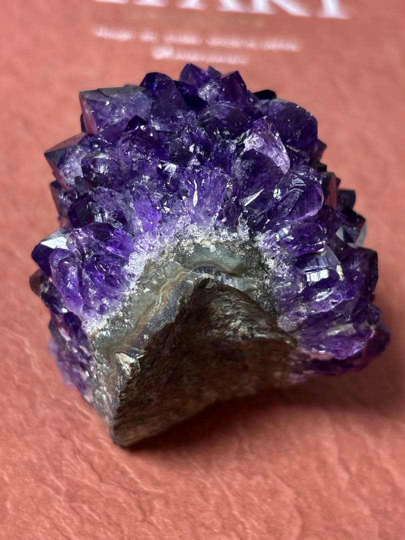 【希少な形状】アメジストクラスター コブ状結晶(ウルグアイ産) 根本から紫結晶