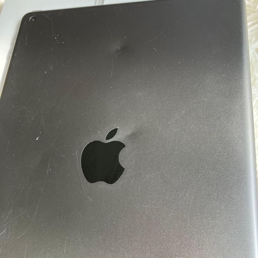 【完動品】iPad 第9世代 64GB 【すぐ発送】【付属品】