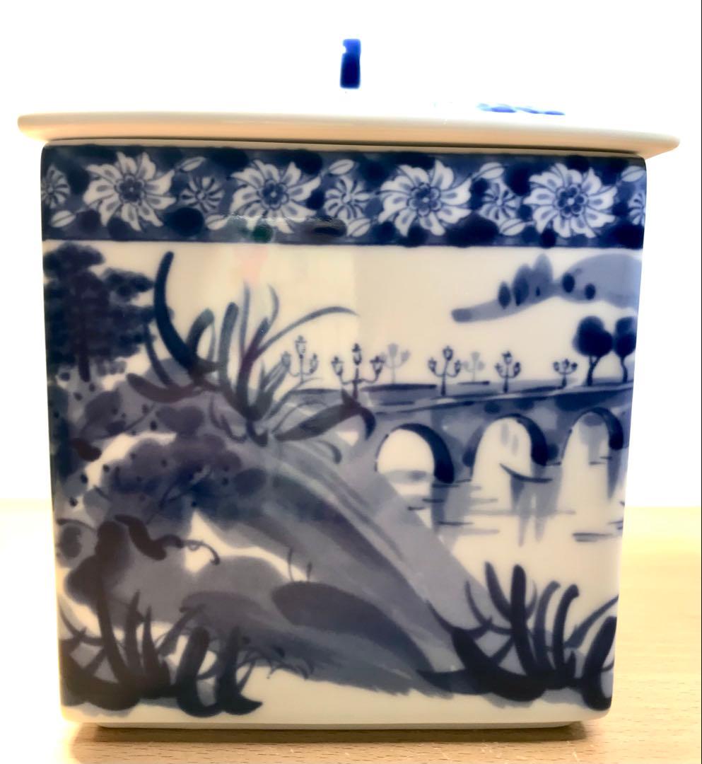 水指　染付　染付南海物語水指　龍峰窯　陶器製　茶道具　青白陶器 蓋付き容器