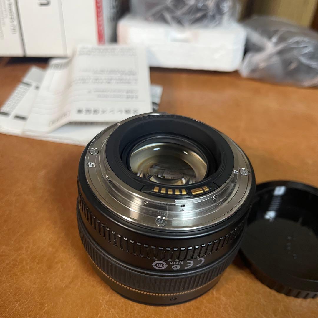 未使用 ショーケース展示品 Canon 単焦点レンズ EF50mm F1.4