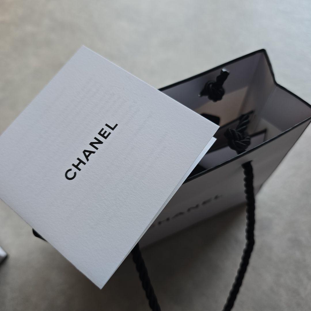 CHANELイドゥラビューティーリップバーム新品、未開封、限定チャーム付き