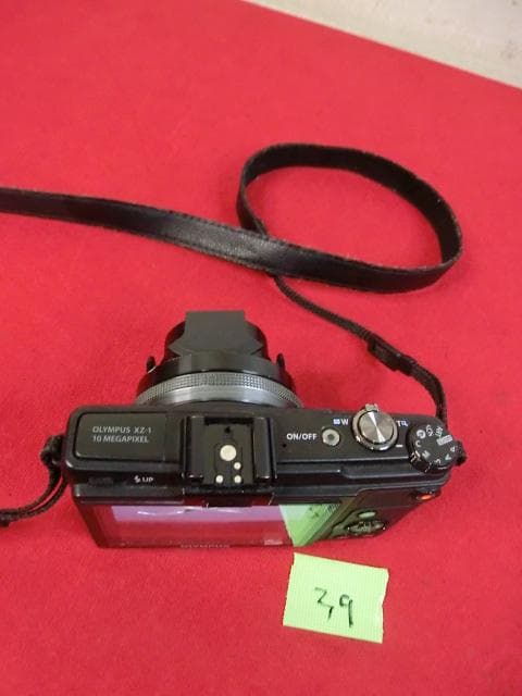 39：Olympus XZ-1 オリンパス　デジカメ　＊ダメージ有　ジャンク