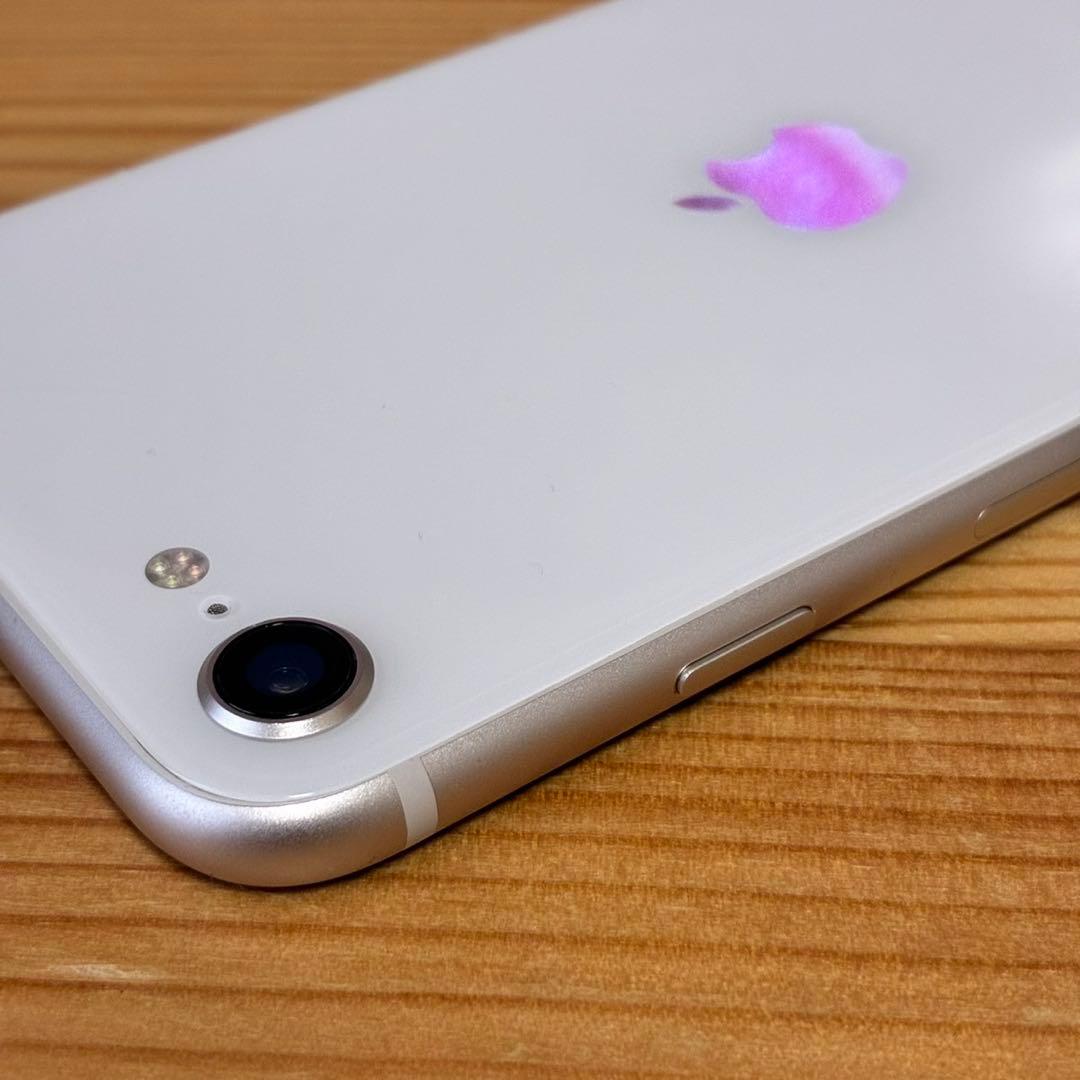 バッテリー新品　iPhoneSE第3世代64GB SIMフリー　美品　おまけ有り
