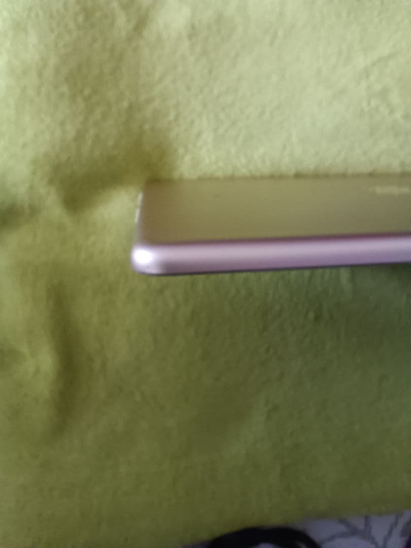 Apple iPad (第5世代) 32GB Wi−Fi+cellular