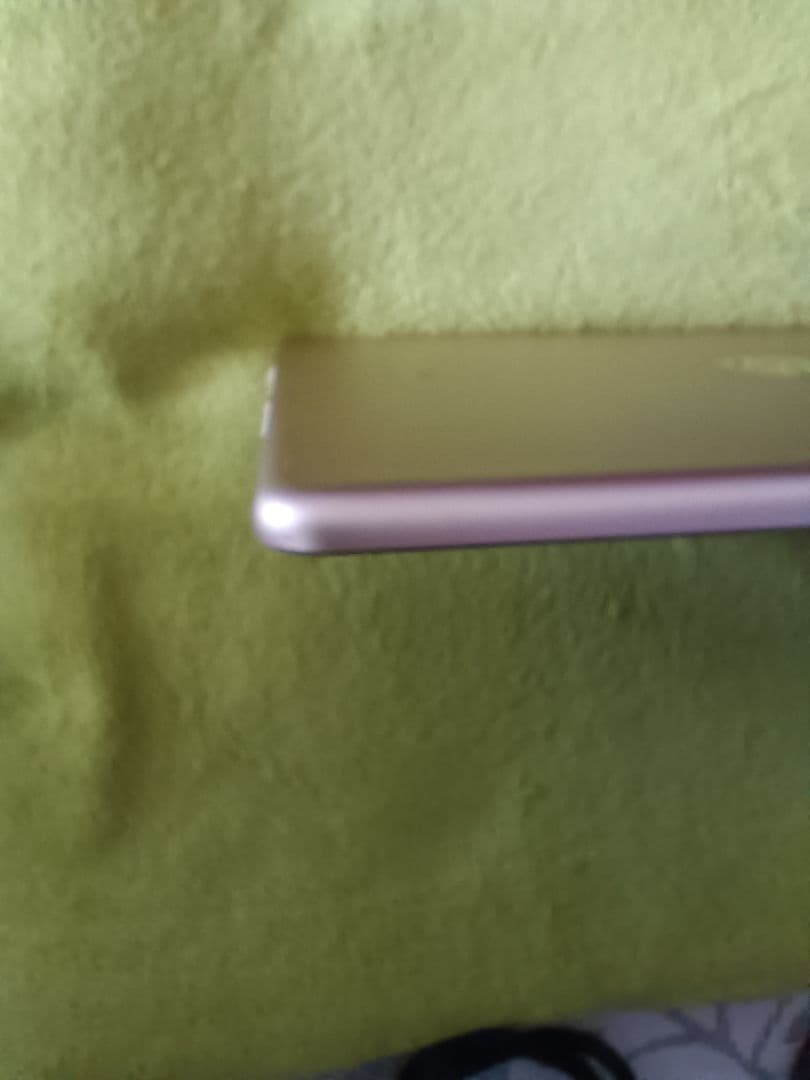 Apple iPad (第5世代) 32GB Wi−Fi+cellular