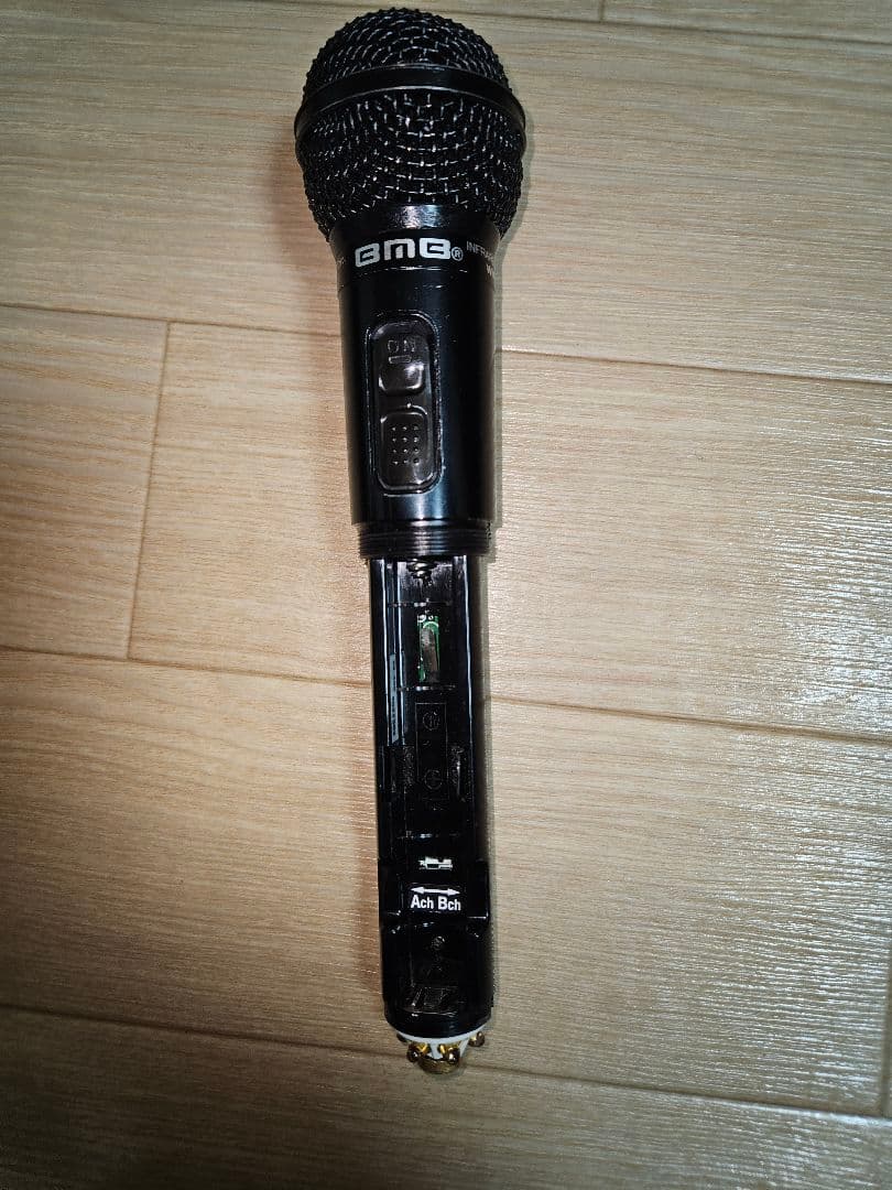 ワイヤレスマイク受信機WT-5000、マイクWM-600/5本、充電器、受光器