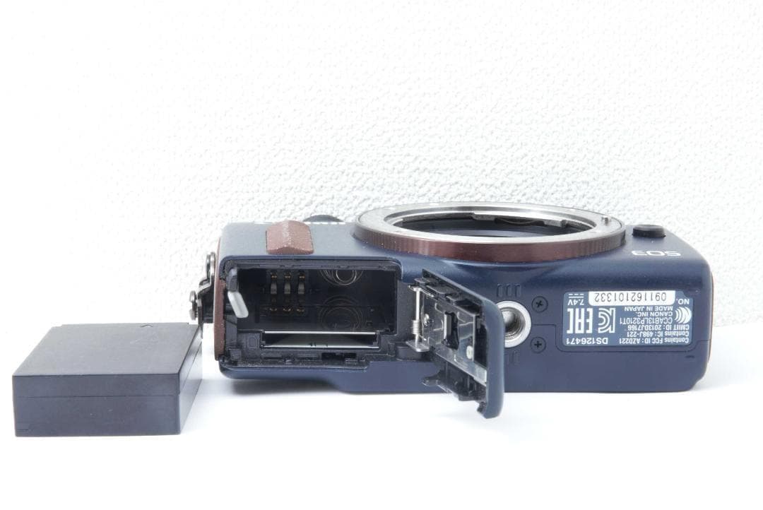 キャノン　Canon EOS M2　ミラーレス一眼ダブルレンズキット【美品】